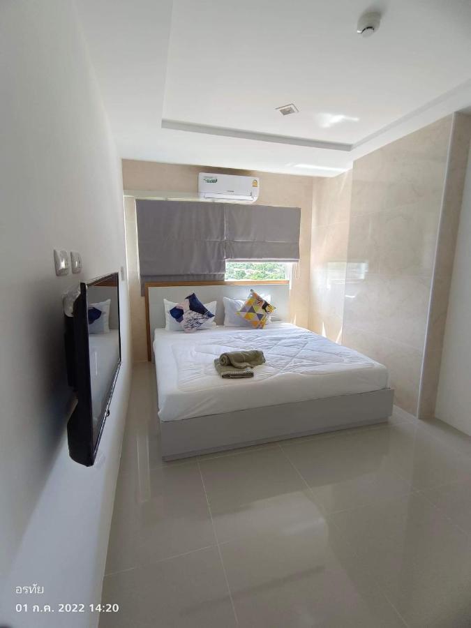 Trio Gems Condo, Pattaya Thailand Джомтьен Экстерьер фото