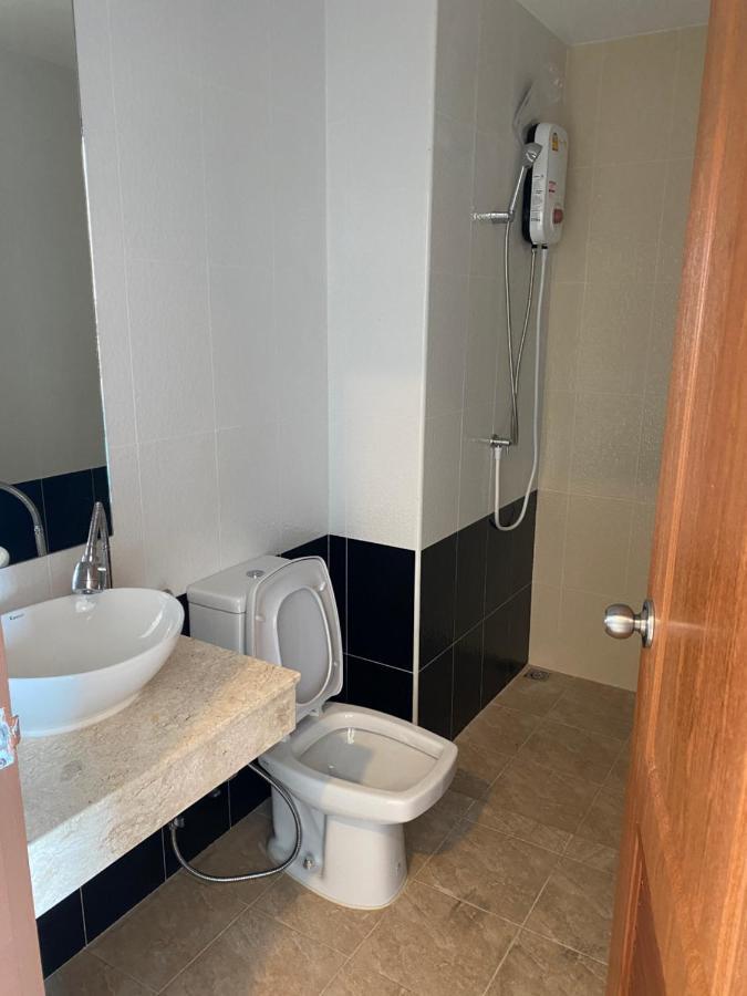 Trio Gems Condo, Pattaya Thailand Джомтьен Экстерьер фото