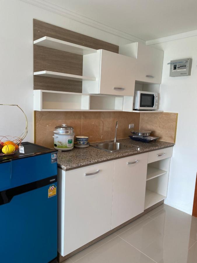 Trio Gems Condo, Pattaya Thailand Джомтьен Экстерьер фото