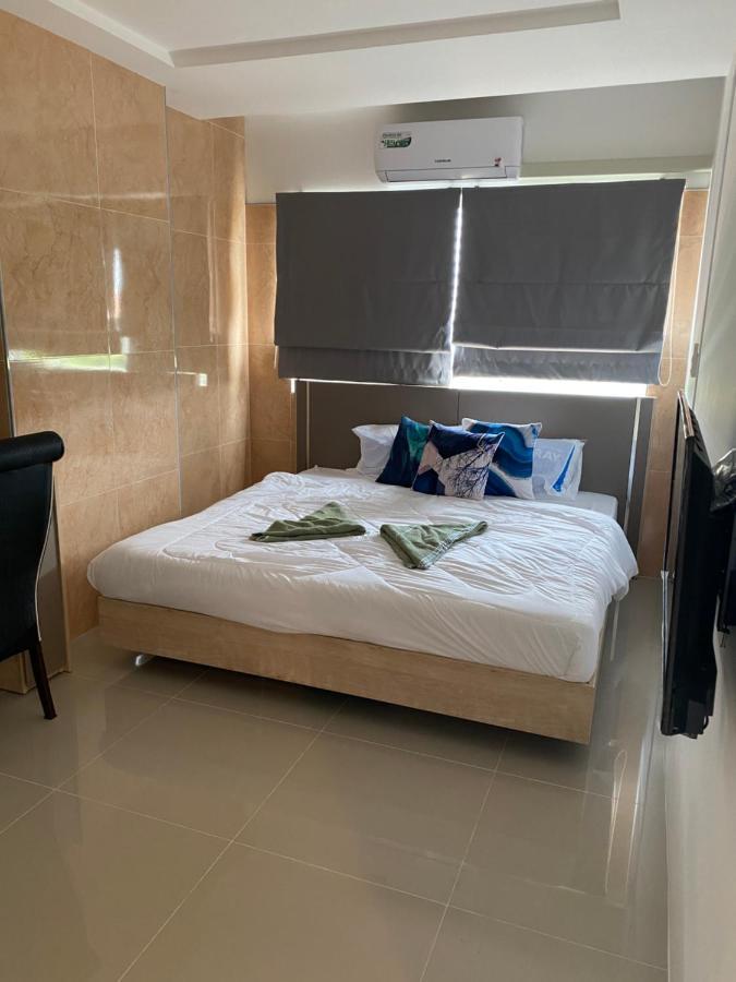 Trio Gems Condo, Pattaya Thailand Джомтьен Экстерьер фото