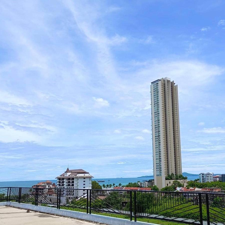 Trio Gems Condo, Pattaya Thailand Джомтьен Экстерьер фото