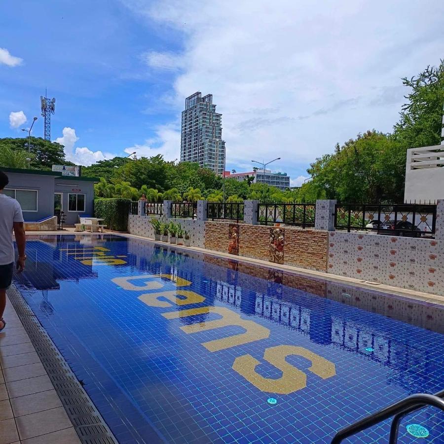 Trio Gems Condo, Pattaya Thailand Джомтьен Экстерьер фото