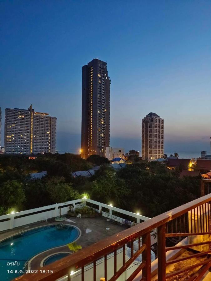 Trio Gems Condo, Pattaya Thailand Джомтьен Экстерьер фото
