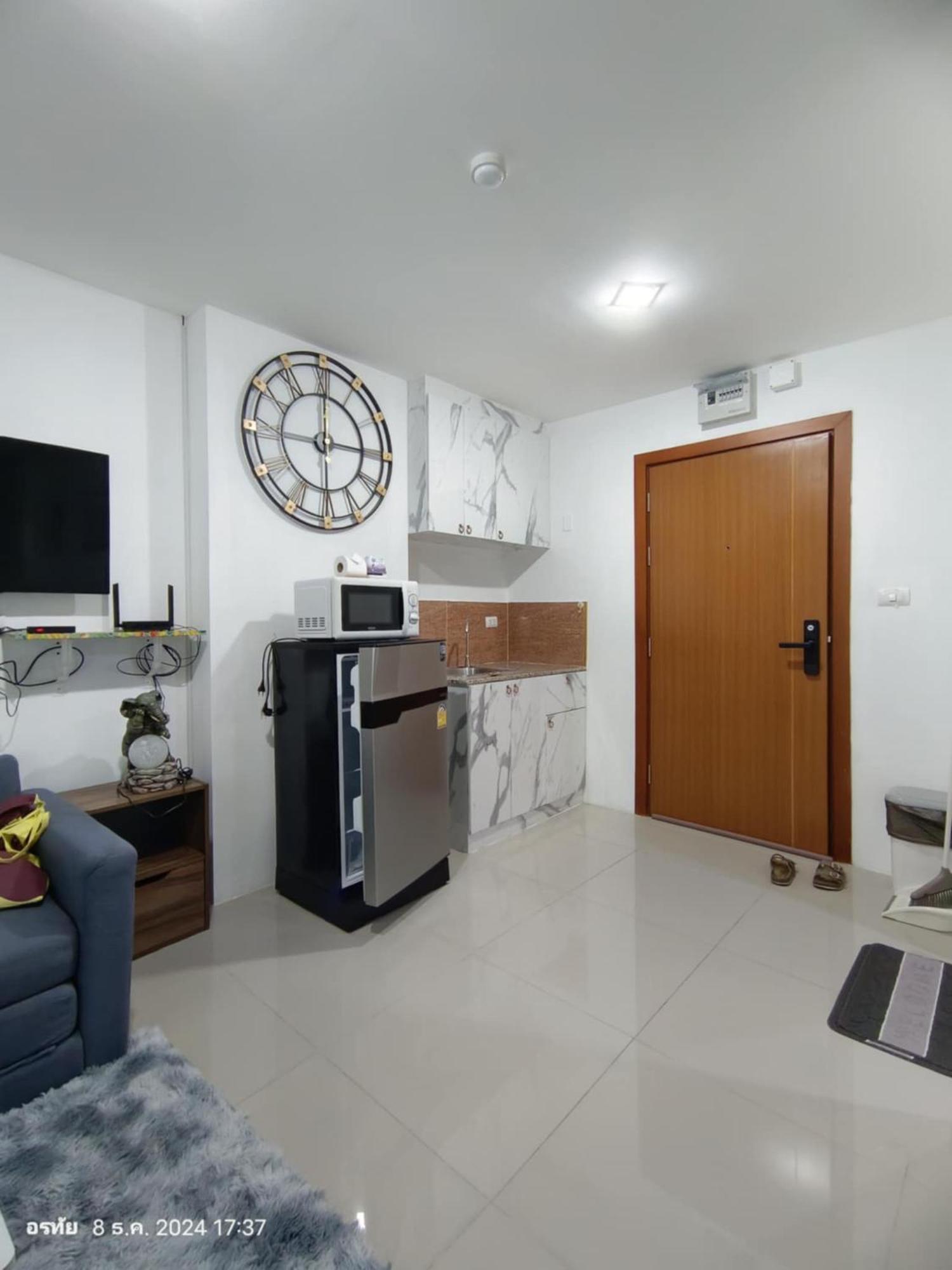 Trio Gems Condo, Pattaya Thailand Джомтьен Экстерьер фото